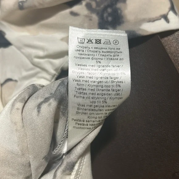 Abstract Floral jacket - Picture 9 of 9